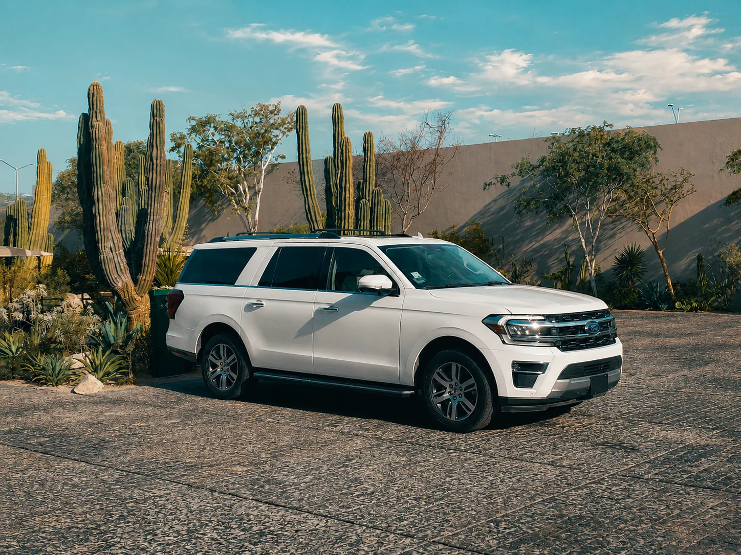 Ford Expedition for private airport transfers in Los Cabos